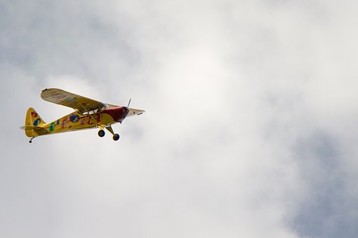 image_avion_jaune3.jpg